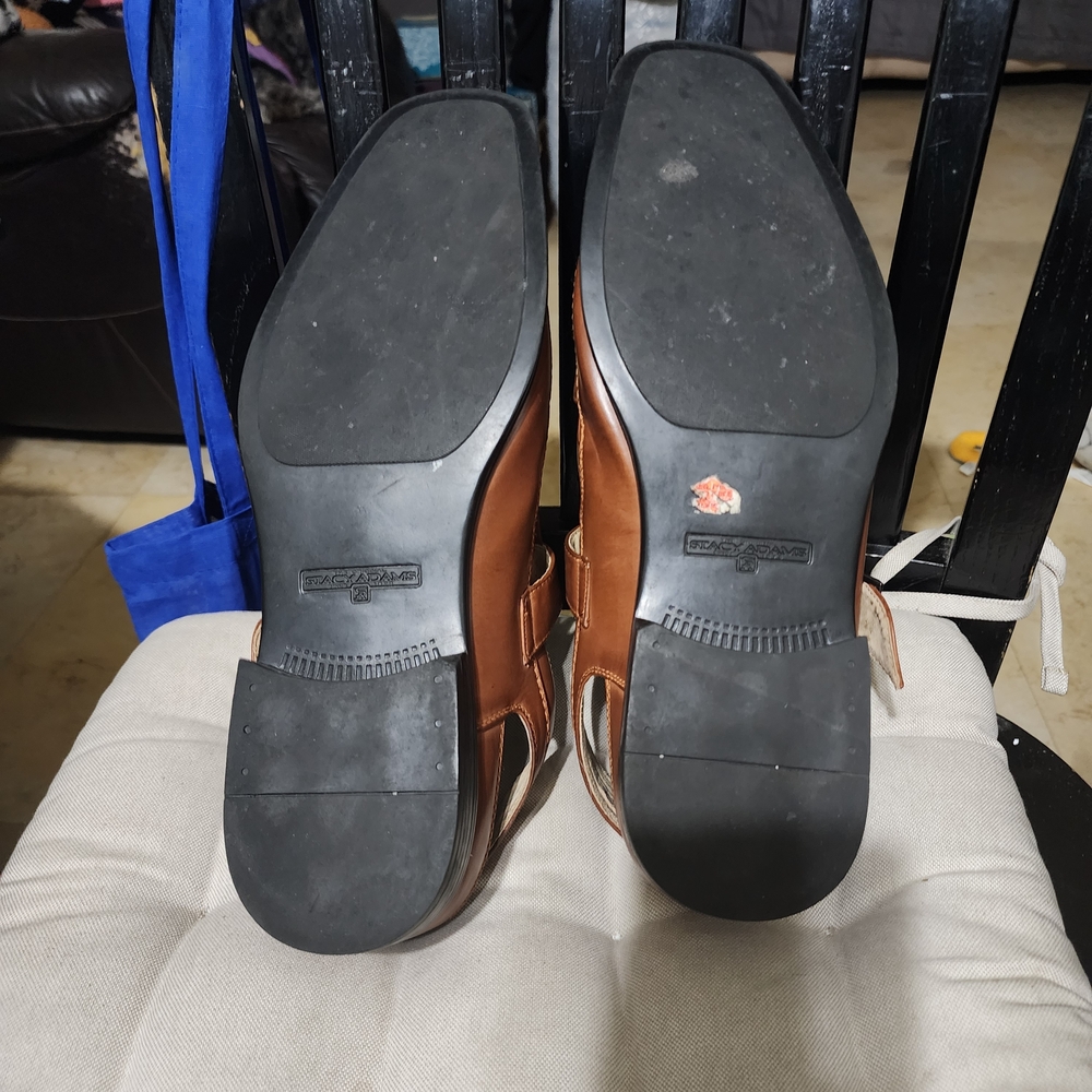 Stacy Adams Brown Leather Cut-Out Sandals - Picture 5 of 5